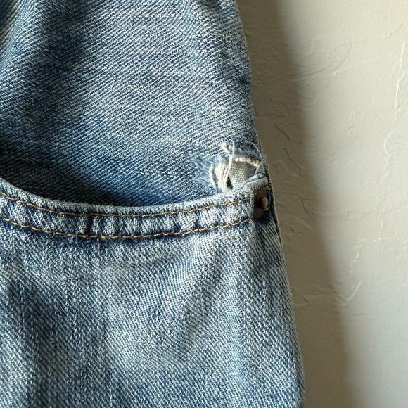 Urban Pipeline Light Blue Relaxed Jeans - Picture 2 of 9